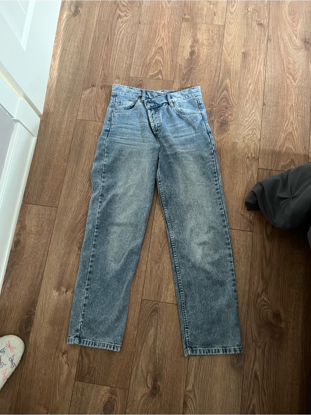 Women’s Straight Leg Crossover Jeans